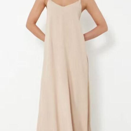 Maxi dress with stone coating and V-neck